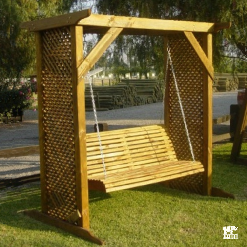 Balance Armchair with Lattice